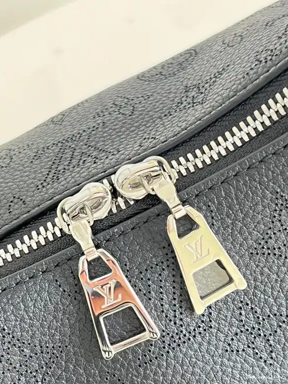 AAA Replica Ru LOUIS VUITTON KNOT WHY 0701